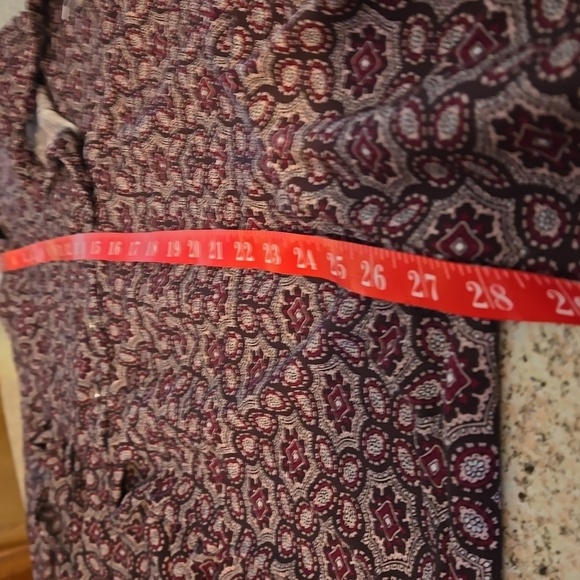 Westport Plus Size 3X Paisley Top V-Neck Geometric Pattern Flare Swing Hem - Picture 10 of 13